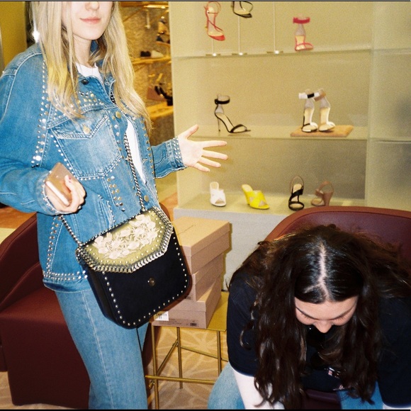 Meet your Posher, Alex - Picture 1 of 1